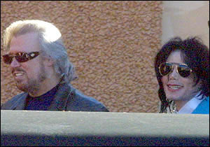 /dateien/uh55144,1258381920,MJ & Barry Gibb jpg